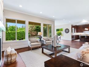 9827 NE 20th Street, Bellevue WA 98004