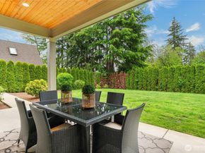 9827 NE 20th Street, Bellevue WA 98004