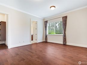 9827 NE 20th Street, Bellevue WA 98004
