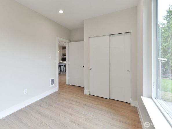 23801 100th Avenue SE, Kent WA 98031