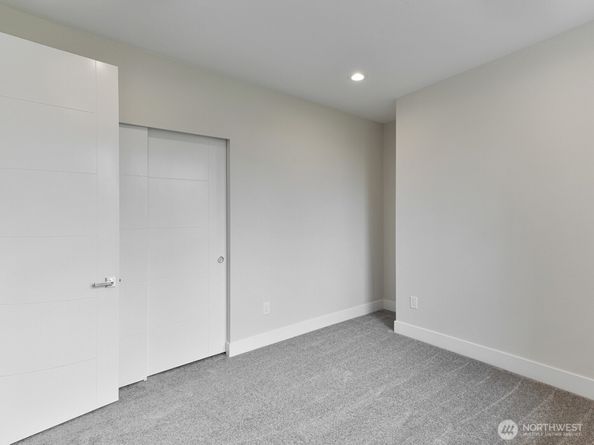 23801 100th Avenue SE, Kent WA 98031