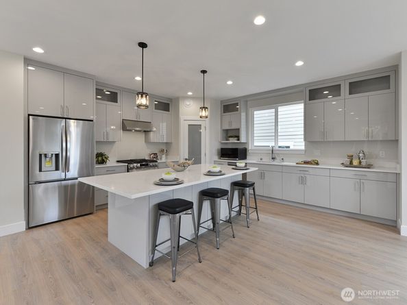 23801 100th Avenue SE, Kent WA 98031