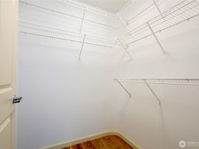 9222 Roosevelt Way NE 302, Seattle WA 98115