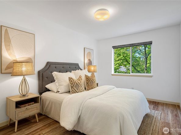 9222 Roosevelt Way NE 302, Seattle WA 98115