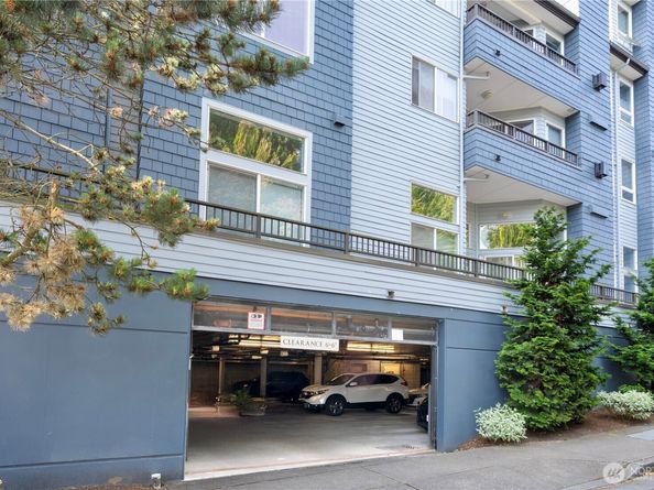 9222 Roosevelt Way NE 302, Seattle WA 98115