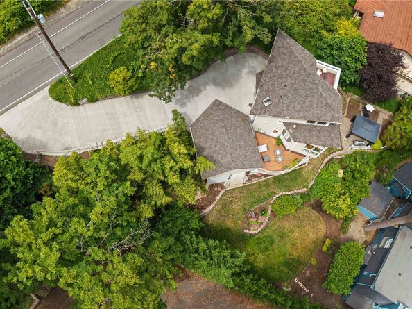 8526 E Mercer Way, Mercer Island WA 98040