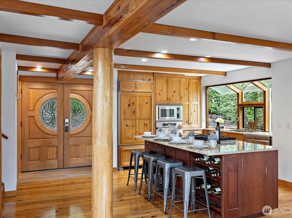 8526 E Mercer Way, Mercer Island WA 98040