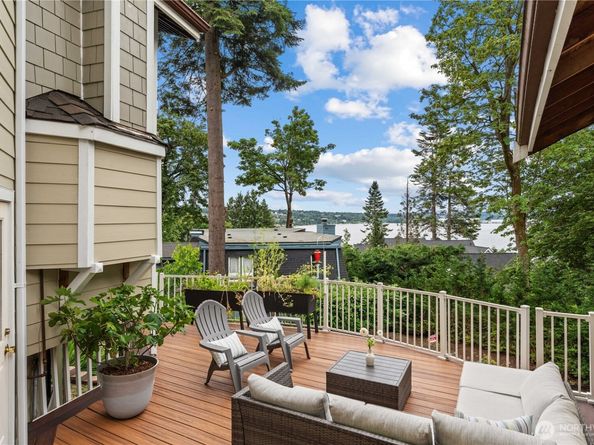 8526 E Mercer Way, Mercer Island WA 98040