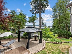 8526 E Mercer Way, Mercer Island WA 98040