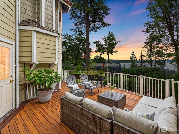 8526 E Mercer Way, Mercer Island WA 98040