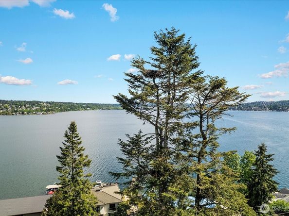 8526 E Mercer Way, Mercer Island WA 98040