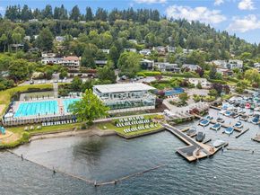 8526 E Mercer Way, Mercer Island WA 98040