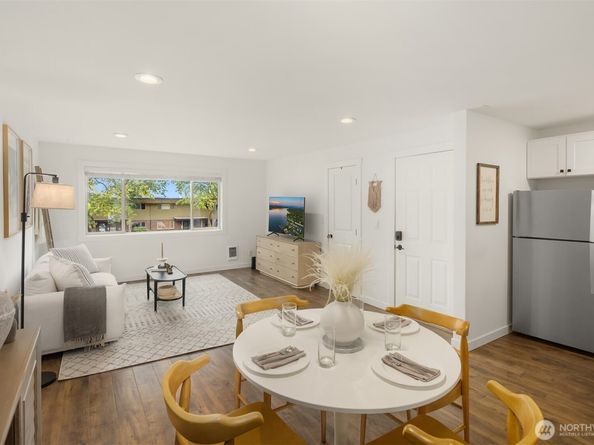 3834 175th Avenue NE E49, Redmond WA 98052
