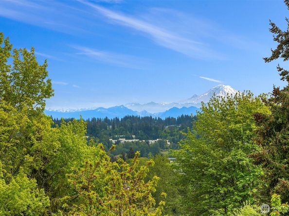 22423 3rd Avenue SE, Bothell WA 98021