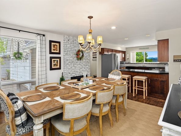 22423 3rd Avenue SE, Bothell WA 98021
