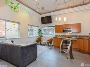 621 5th Avenue N 102, Seattle WA 98109