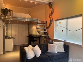 621 5th Avenue N 102, Seattle WA 98109