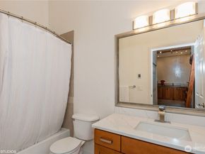 621 5th Avenue N 102, Seattle WA 98109