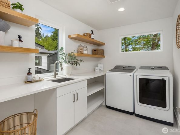 10304 NE 113th Place, Kirkland WA 98033