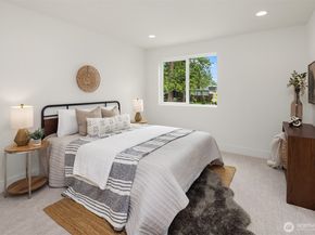 10304 NE 113th Place, Kirkland WA 98033