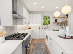 10304 NE 113th Place, Kirkland WA 98033