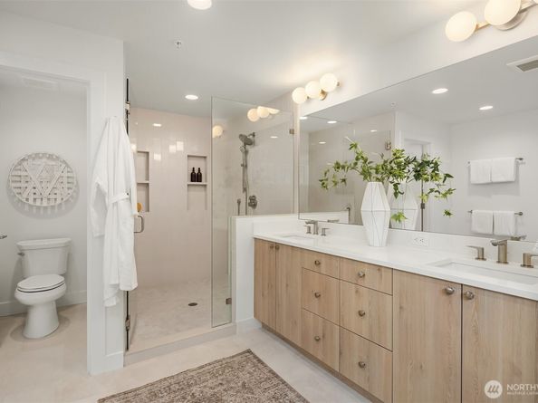 10304 NE 113th Place, Kirkland WA 98033