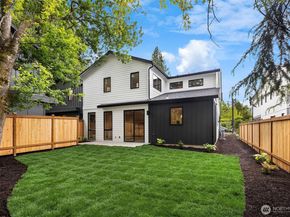 10304 NE 113th Place, Kirkland WA 98033