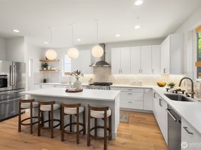 10304 NE 113th Place, Kirkland WA 98033