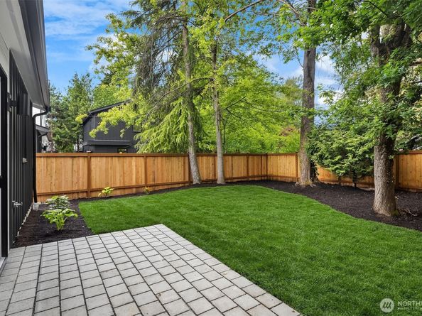 10304 NE 113th Place, Kirkland WA 98033