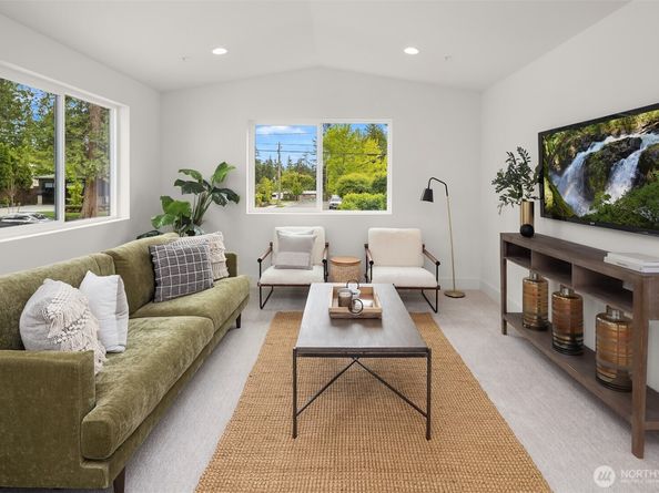 10304 NE 113th Place, Kirkland WA 98033