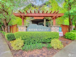 15325 SE 155th Place N5, Renton WA 98058