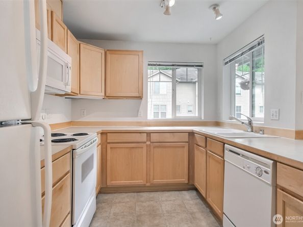 15325 SE 155th Place N5, Renton WA 98058