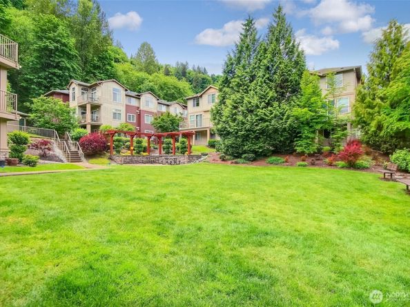 15325 SE 155th Place N5, Renton WA 98058