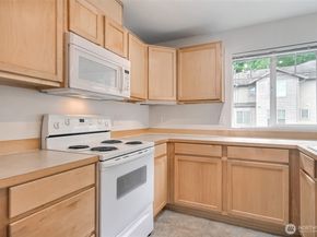 15325 SE 155th Place N5, Renton WA 98058