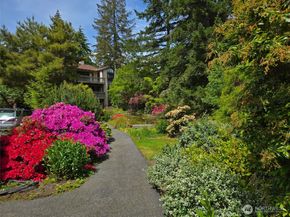 1524 NE 140th D2, Seattle WA 98125