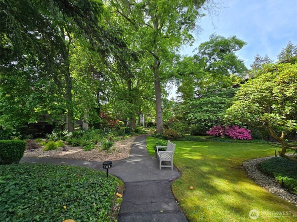 1524 NE 140th D2, Seattle WA 98125