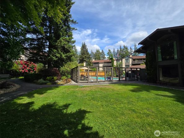 1524 NE 140th D2, Seattle WA 98125
