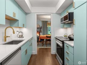 1524 NE 140th D2, Seattle WA 98125