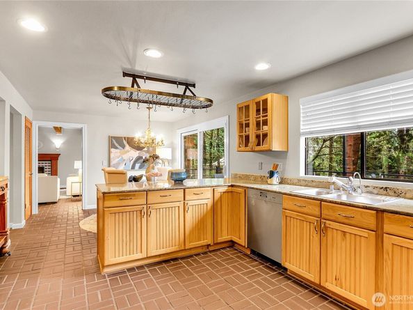 11611 73rd Place NE, Kirkland WA 98034