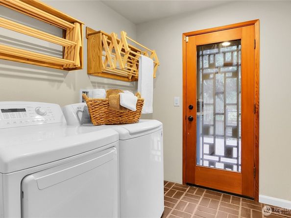 11611 73rd Place NE, Kirkland WA 98034