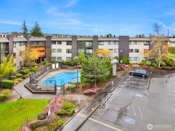 11300 1st Avenue NE 202, Seattle WA 98125