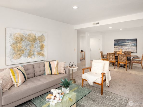11300 1st Avenue NE 202, Seattle WA 98125