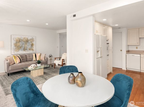 11300 1st Avenue NE 202, Seattle WA 98125