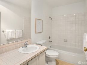11300 1st Avenue NE 202, Seattle WA 98125
