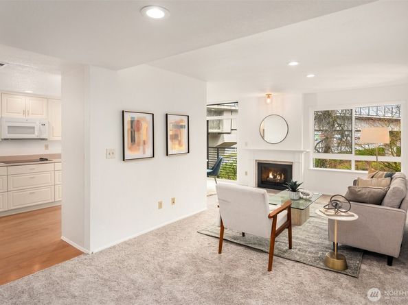 11300 1st Avenue NE 202, Seattle WA 98125