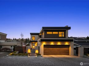 9810 SE Shoreland Drive, Bellevue WA 98004