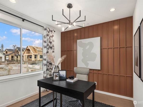 13468 (HS 9) NE 112th Place, Redmond WA 98052