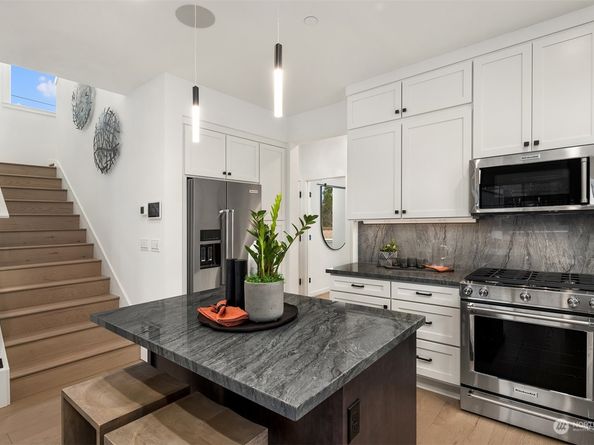 13468 (HS 9) NE 112th Place, Redmond WA 98052