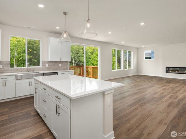 23277 Arbors Terrace Road NE 16, Kingston WA 98346