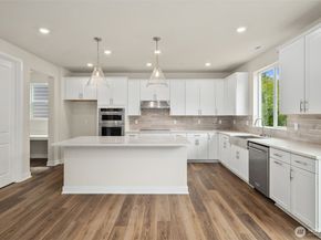 23277 Arbors Terrace Road NE 16, Kingston WA 98346